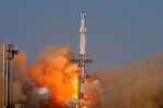 Ракета на SpaceX загуби контрол при връщане на Земята (СНИМКИ и ВИДЕО)