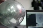 „Чувствах се зле няколко дни“: Мистериозна топка с духовни послания пада близо до гора, озадачава учените