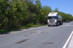 Дупки, неравности и шофьорски нерви. Мираж ли са ремонтите на българските пътища?