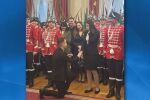 „Ще си спомням усмивката на госпожата президент“: Кои са младите, които се сгодиха в Гербовата зала?