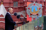 Речта на Владимир Путин на парада на победата продължи 8,5 минути (СНИМКИ)