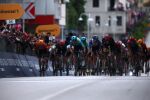 Шестима пострадали след масово падане на втория етап от Giro d'Italia