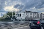 Камион се вряза в мантинела на АМ „Тракия“ в посока Бургас (ВИДЕО, СНИМКИ)