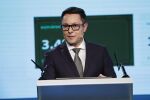 Министърът на икономиката: Разработва се пакет от 15 мерки във връзка с поскъпването на горивата
