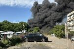 Гори складова база край Стара Загора, районът е силно задимен