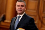 Горанов: Рано е да се говори за поскъпване на самолетните билети заради данъчно облагане