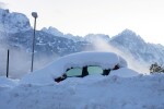 Свлачища и лавини в Австрия заради лошо време