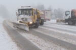 Пътищата са заледени, проходими са при зимни условия