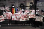 Протест пред Съдебната палата под мотото „Не на омразата“ (СНИМКИ)