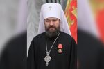 Някога спряган за наследник на патриарх Кирил, но изпаднал в немилост, наруши мълчанието си