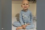 След двойна диагноза рак: 4-годишно момче и майка му се борят за живота си едновременно (СНИМКИ)