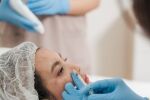 Какво е мезотерапия: Помага ли и кога крие рискове