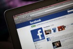 Марк Зукърбърг съди ... Facebook за блокиране на профила му