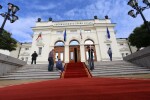 Първото заседание на 43-ия парламент бе открито