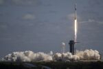 SpaceX и НАСА изпратиха астронавти на мисия до МКС