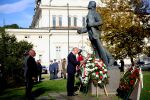 Президентът Радев почете паметта на загиналите за родината летци и парашутисти