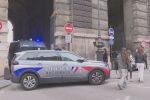 Засилват мащабното издирване на обирджиите на Лувъра