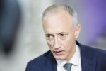 Министър Вълчев: Не малък процент ученици от тези общности ходят ежедневно с ножове в училище
