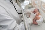 Ваксина срещу RSV при бременност намалява с 74% хоспитализациите при бебета