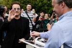 Боно изгуби гласа си и прекъсна концерта на U2 в Берлин