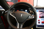 Историческа доставка: Автомобил на Tesla измина сам пътя от завода до клиента (ВИДЕО)