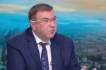 Проф. Костадин Ангелов: Няма да връщаме КПП-та и да затваряме училища 