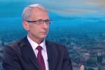 Николай Денков: Малко над 30% от учителите са ваксинирани, при учениците – около 2%