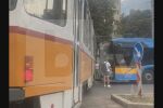 Тролей и трамвай се удариха в района на площад "Руски паметник" в София