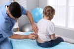 Безплатни прегледи за сколиоза: 15% от учениците с гръбначно изкривяване