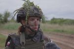„Всичко, за да защитя детето си“: Защо една полска майка се подготвя за война (ВИДЕО)