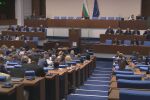 „Мотивите са писани с ChatGPT”: Дебатът по вота на недоверие нагорещи страстите в парламента 