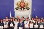 „Бъдещето на България е обещаващо“: Росен Желязков награди млади олимпийци по природни науки