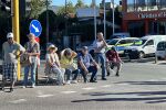 Жители на „Дружба“ отново на протест срещу „Топлофикация“, седнаха на столчета на „Цариградско шосе“