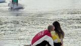 Джъстин Бийбър и Хейли Бийбър - влюбени и отдадени на лятна романтика (СНИМКИ)