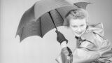 Чадъри, дъждобрани и гумени ботуши от миналия век
