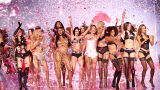 Victoria’s Secret 2025: Блясък, носталгия и нови лица на подиума в Ню Йорк (СНИМКИ)