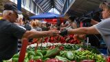 На Женския пазар: Софиянци пазаруват за зимата, масово ще замразяват чушки във фризера (ВИДЕО)