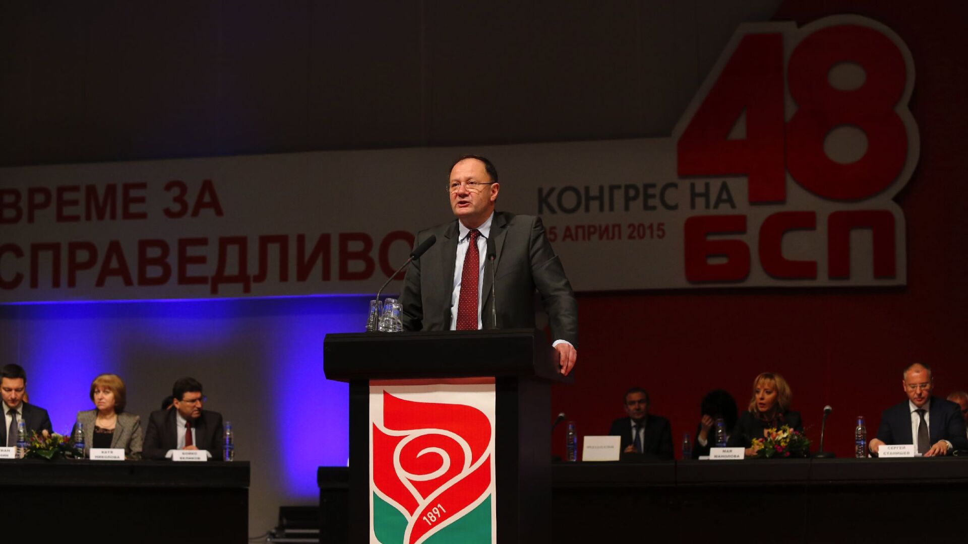 Миков: Има демокрация и без капитализъм