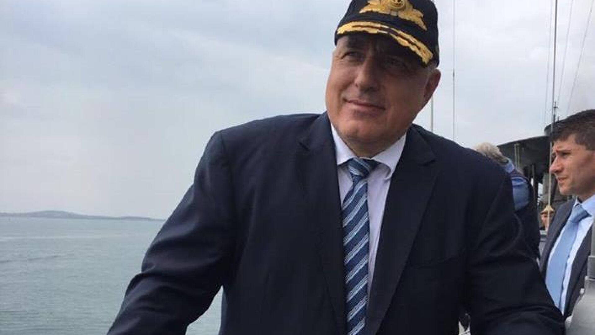 Бойко Борисов от борда на „Дръзки”: Справяме се добре с охраната на границата (СНИМКИ)