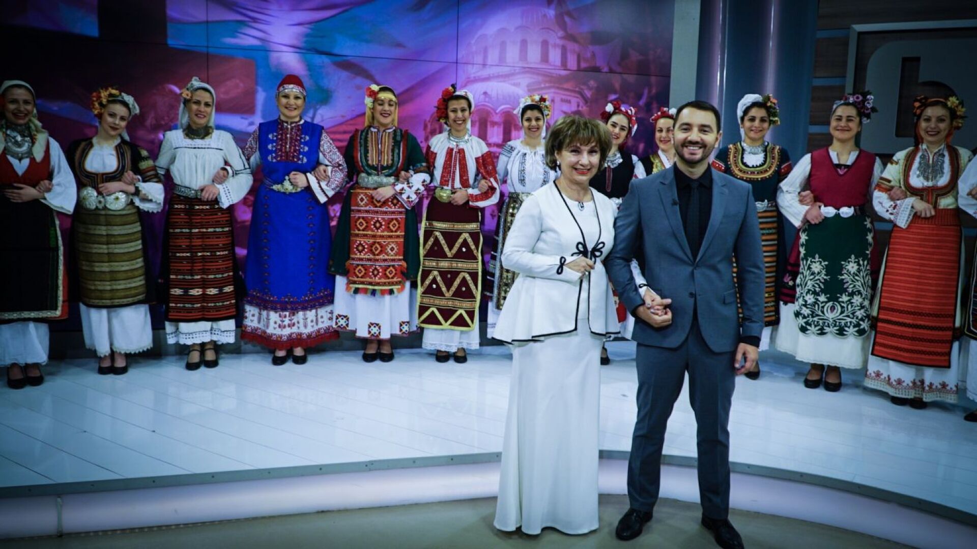 „Седмицата на духа”: Гостува хор „Космически гласове” (СНИМКИ и ВИДЕО)