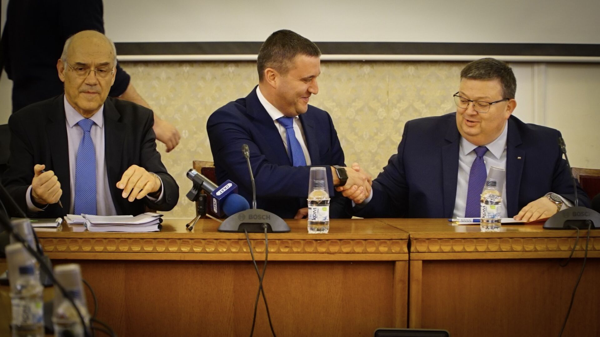 Държавата няма да участва в сделката за ЧЕЗ