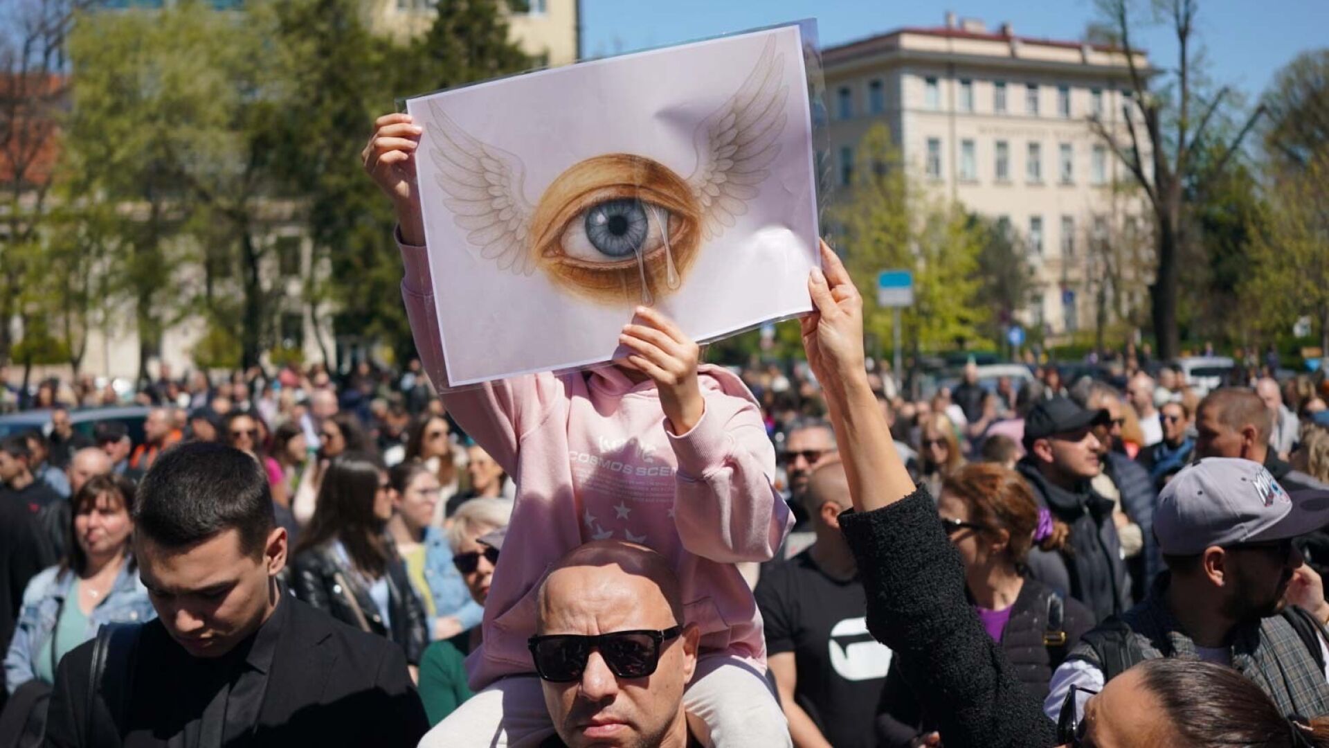 Протест в памет на Сияна пред храм-паметник 