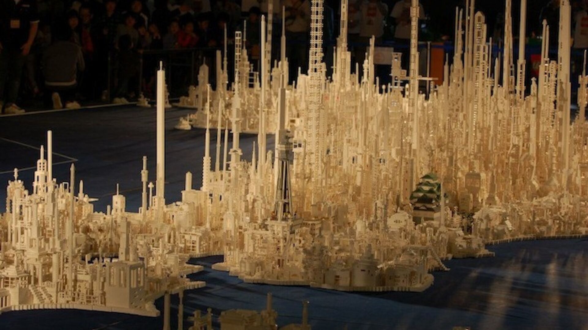 Япония от бъдещето... и от LEGO