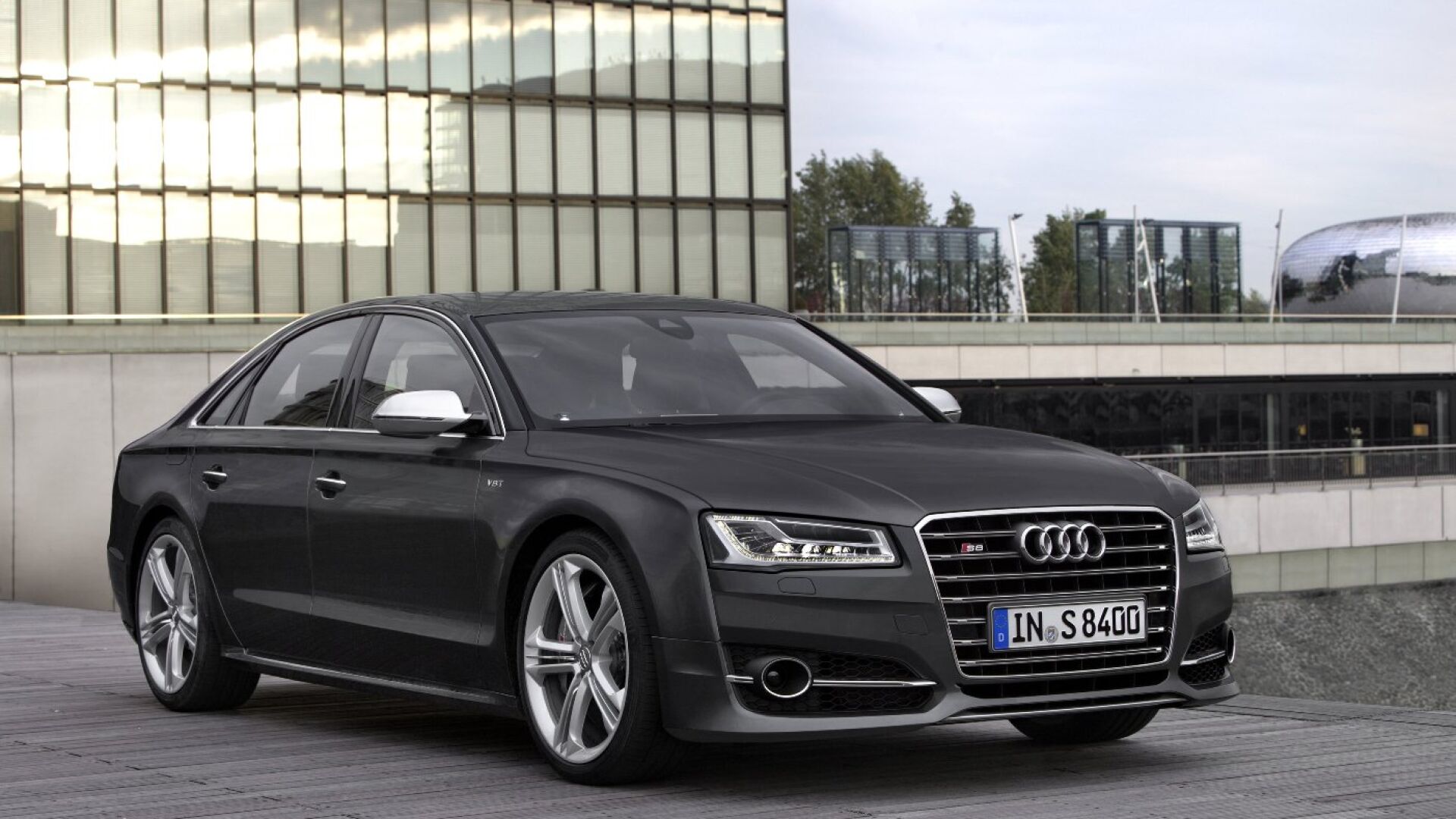 Audi S8 plus е най-мощният спортен седан в премиум сегмента