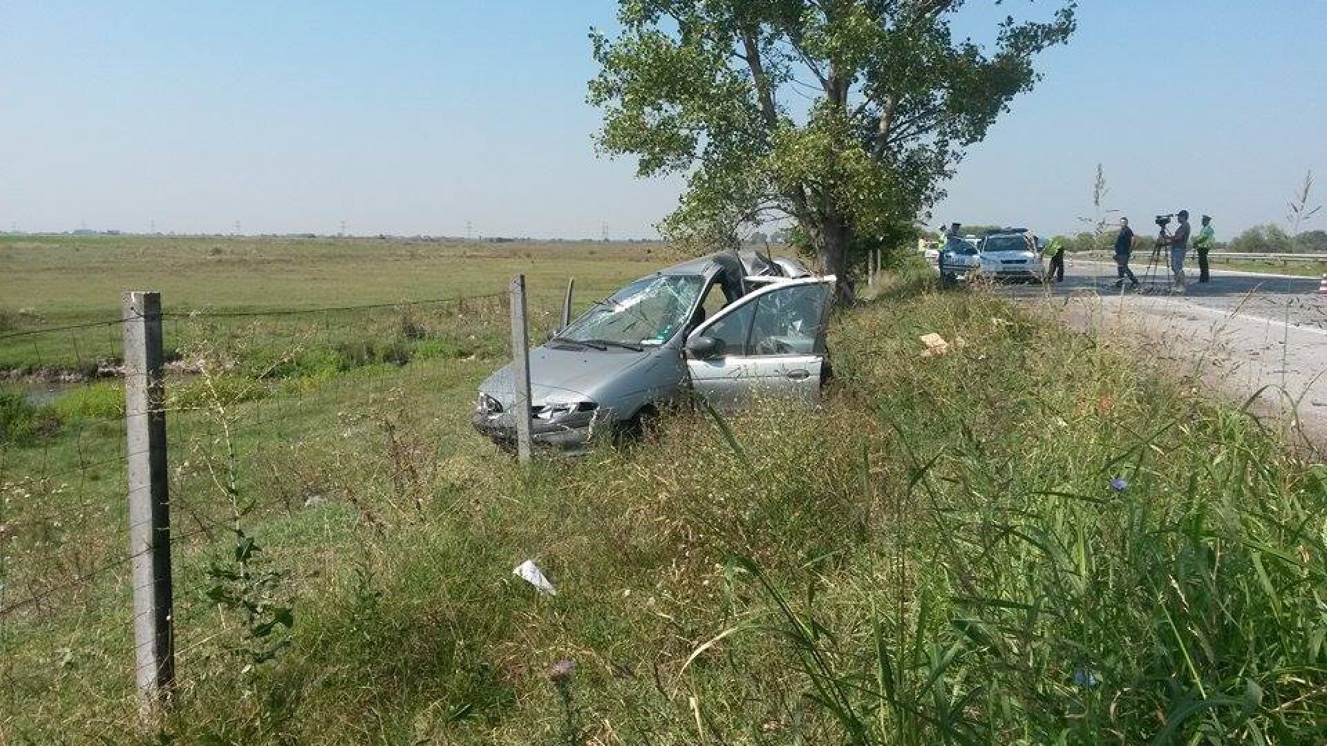 Камион помете кола в аварийната лента на АМ Тракия