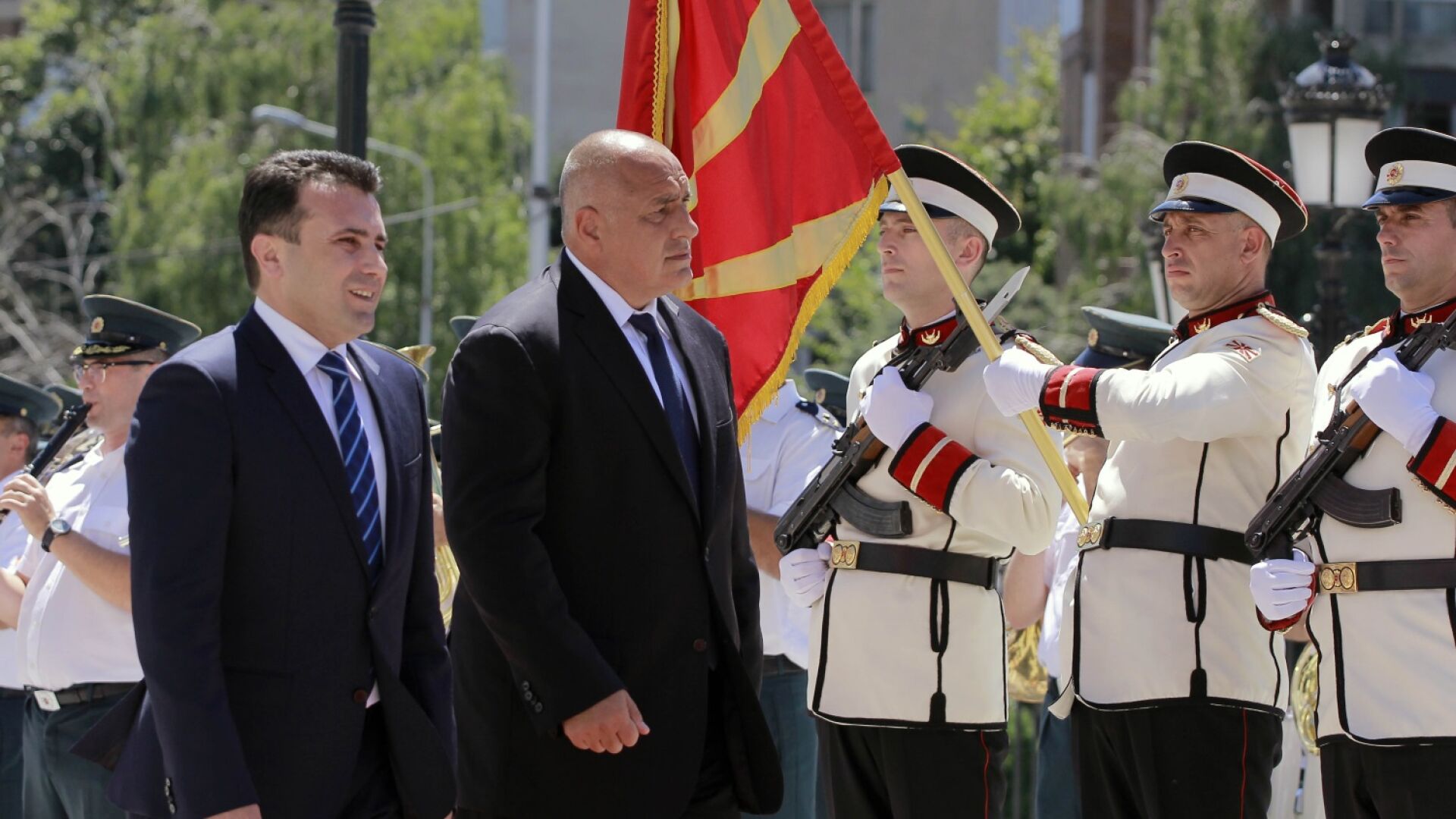 Започна церемонията по подписването на договора между България и Македония