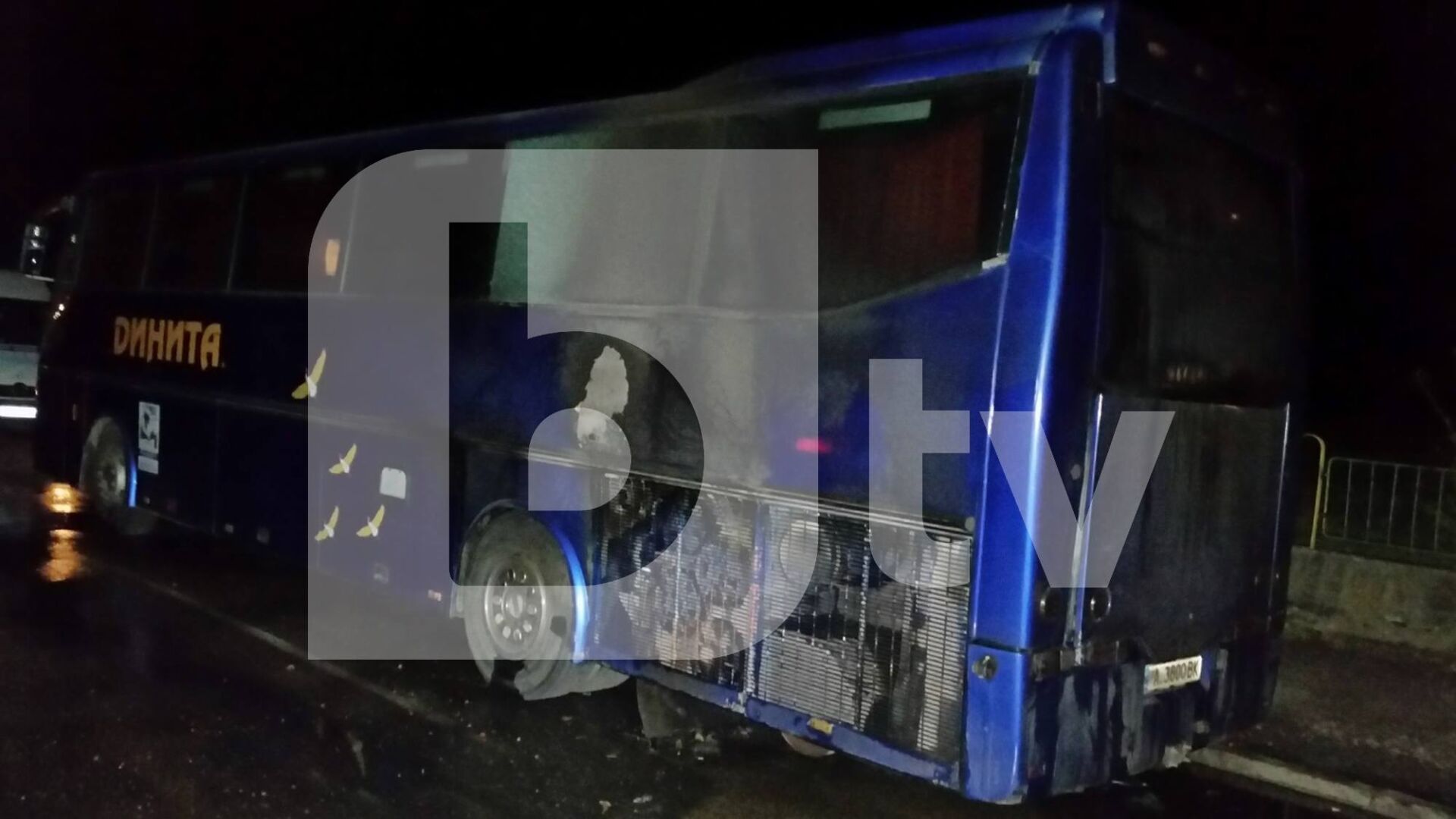 Изгорелият във Враца автобус (ГАЛЕРИЯ)