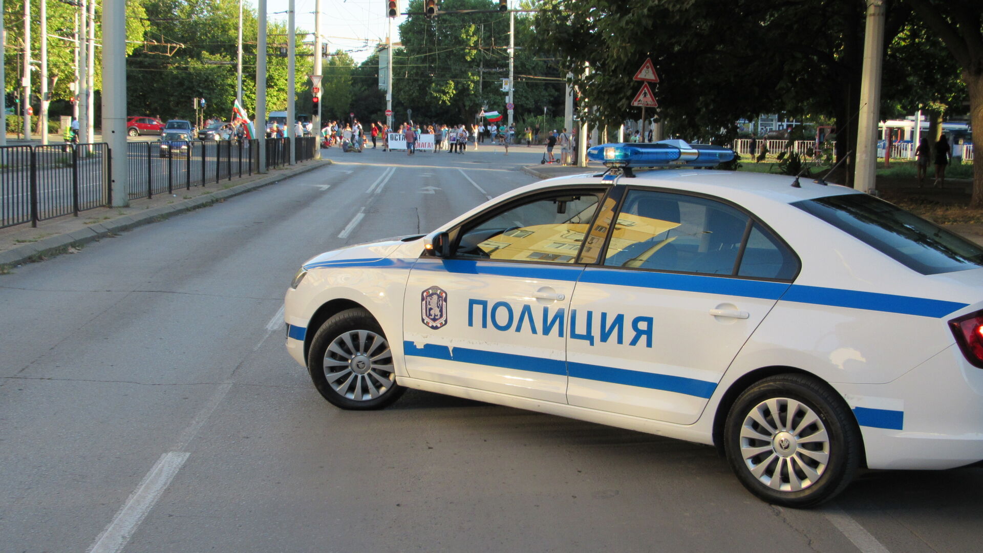Протестиращите в Русе недоволни от полицията - опразнила кръстовището от коли 