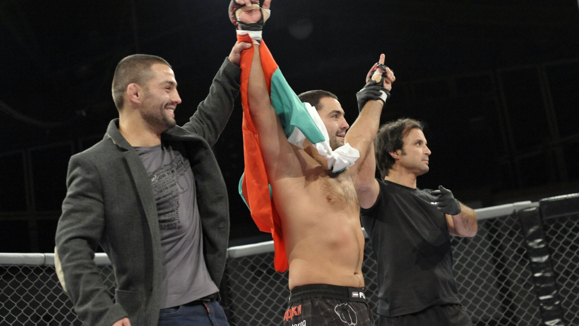 Близнака триумфира в шоуто TWINS MMA, вижте снимки от спектакъла
