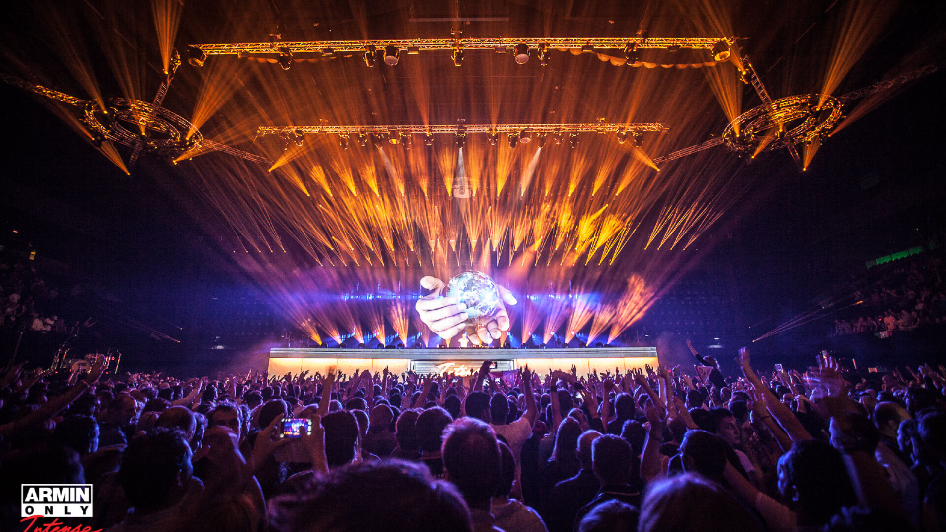 Armin van Buuren обяви първите артисти за ARMIN ONLY INTENSE